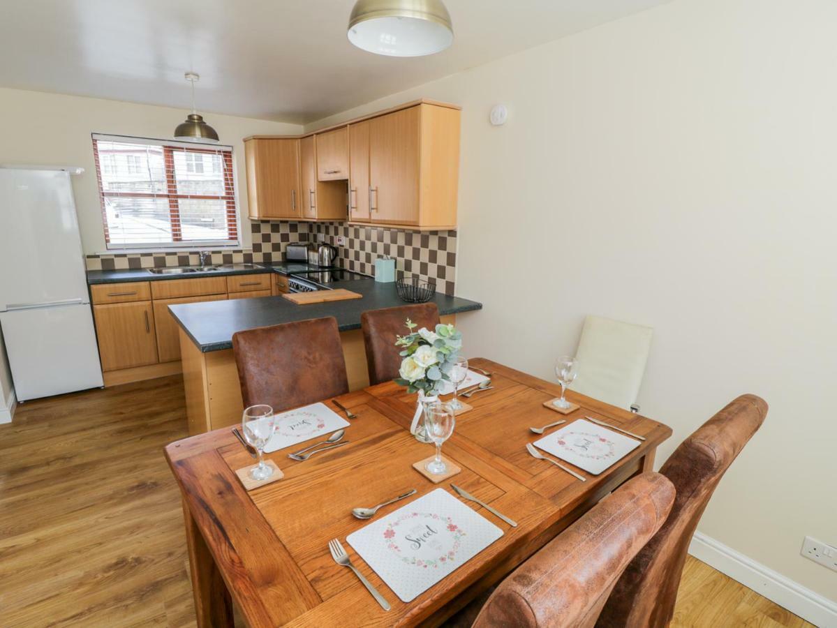 Abrahams Cottage ウィットビー エクステリア 写真